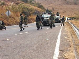UN AGENTE MUERTO Y TRES HERIDOS TRAS BALACERA EN NAYARIT