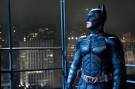 ROBA UN CINE DISFRAZADO DE BATMAN