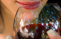 UNA COPA DE VINO POR D�A MEJORA LA FLORA INTESTINAL