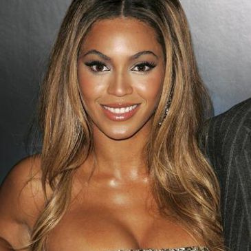 REGALA LADY GAGA VESTIDO CON DIAMANTES A HIJA DE BEYONC�