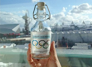 A LA VENTA BOTELLAS CON EL AIRE DE LOS JUEGOS OL�MPICOS