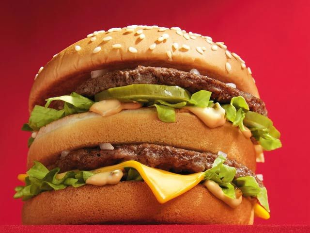 HALLA COLA DE RAT�N EN SU HAMBURGUESA DE MCDONALD'S