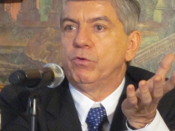 EX PRESIDENTE DE COLOMBIA CRITICA PLAN ANTIDROGA