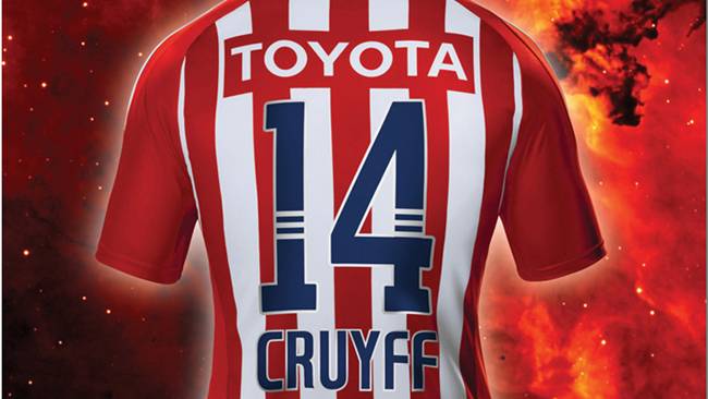 JOHAN CRUYFF SE INTEGRA AL CHIVAS