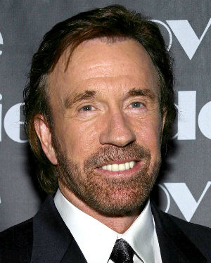 CHUCK NORRIS ES HOMOF�BICO