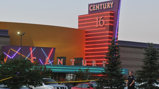 �EST� BIEN LLEVAR UN BEB� AL CINE A LA MEDIANOCHE?