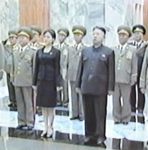 LA MISTERIOSA MUJER QUE ACOMPA�A A KIM JONG UN