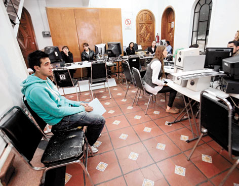 VALIDEZ DE CREDENCIAL 03 DIVIDE OPINIONES DE PARTIDOS POL�TICOS