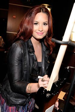 DEMI LOVATO SE CASA CON WILMER VALDERRAMA