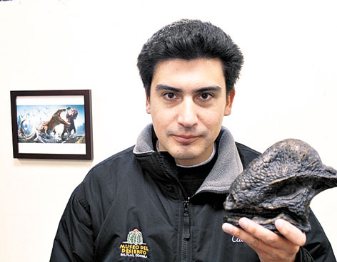 HALLAN EN COAHUILA DIENTE DE DINOSAURIO DE HACE 75 MILLONES DE A�OS