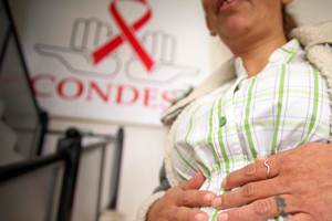ATENCI�N  GRATUITA A PACIENTES CON VIH-SIDA