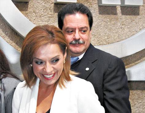 ¿QUIÉN ES EL MARIDO DE JOSEFINA VÁZQUEZ MOTA?