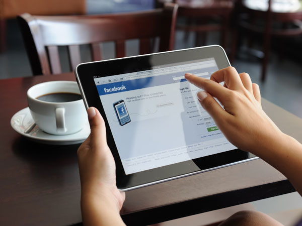 NO TENER FACEBOOK TE CONVIERTE EN SOSPECHOSO