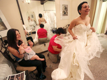 FINGE TENER C�NCER TERMINAL PARA PAGAR SU BODA