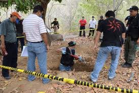 HALLAN NARCOFOSAS EN VERACRUZ CON 10 CUERPOS