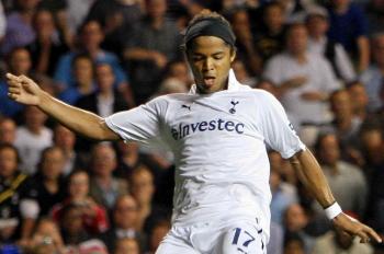 GIOVANI DOS SANTOS CONTIN�A EN EN TOTTENHAM