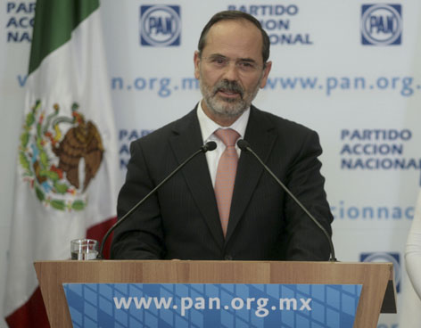 GUSTAVO MADERO RENUNCIA AL PAN