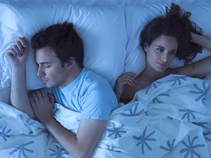 QUI�N DUERME PEOR �HOMBRES O MUJERES?