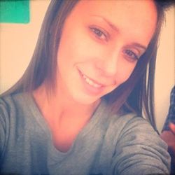 JENNIFER LOVE HEWITT AL NATURAL EN TWITTER - FOTO