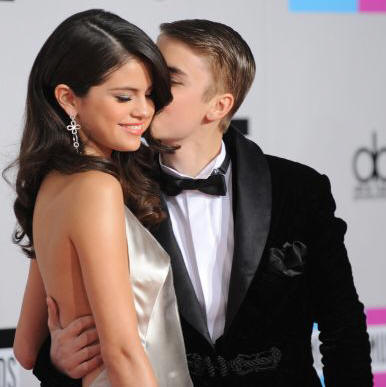 JUSTIN BIEBER ENAMORAD�SIMO DE SELENA G�MEZ