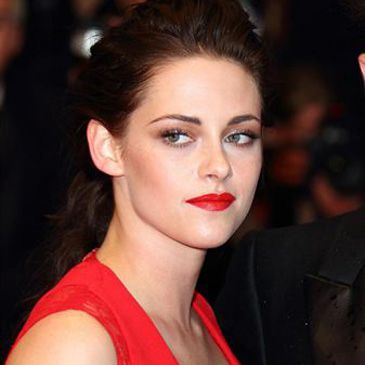KRISTEN STEWART FUERA DE 'BLANCANIEVES' POR INFIEL
