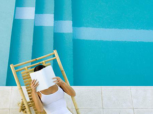 BENEFICIOS DE LEER EN EL VERANO