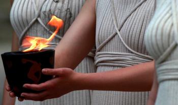 ENCENDIDO DE LA LLAMA OL�MPICA EN GRECIA
