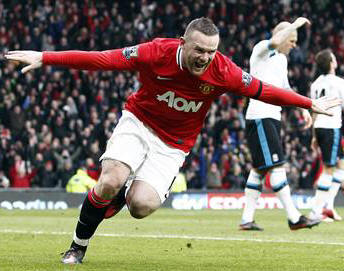 MANCHESTER UNITED VENCE POR 2-1 AL LIVERPOOL
