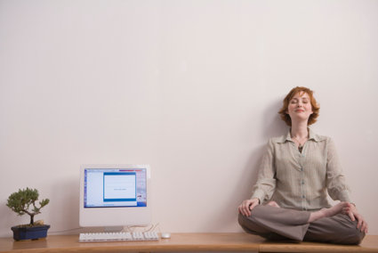MEDITAR EN EL TRABAJO AYUDA A EVITAR EL ESTR�S