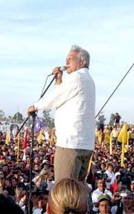 HOMBRE ARMADO INTENT� ATACAR A AMLO