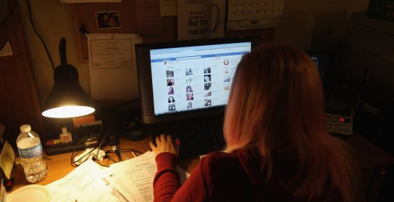 S�NTOMAS PARA DETECTAR A UN ADICTO A REDES SOCIALES