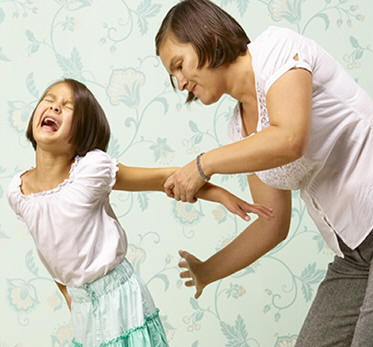 �DAR NALGADAS A LOS HIJOS PROVOCA ENFERMEDADES MENTALES?