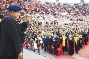HUGO CH�VEZ: 'CAPRILES ES UN COCHINO CANDIDATO DEL IMPERIO'
