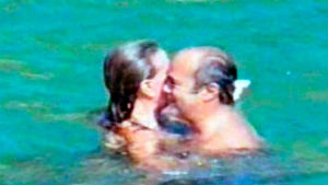 OBISPO ARGENTINO VACACIONA EN M�XICO CON SU MUJER - FOTOS Y VIDEO