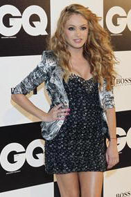 PAULINA RUBIO LE CONTESTA A COLATE