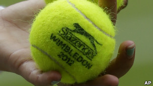 �D�NDE TERMINAN LAS PELOTAS DE WIMBLEDON?