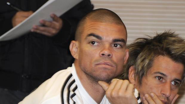 PEPE SIN SANCI�N POR PISOT�N A LIO MESSI
