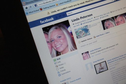 FACEBOOK LE AVISA QUE SU MARIDO LE ES INFIEL