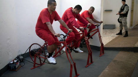 REOS REDUCEN SU SENTENCIA UTILIZANDO BICICLETAS