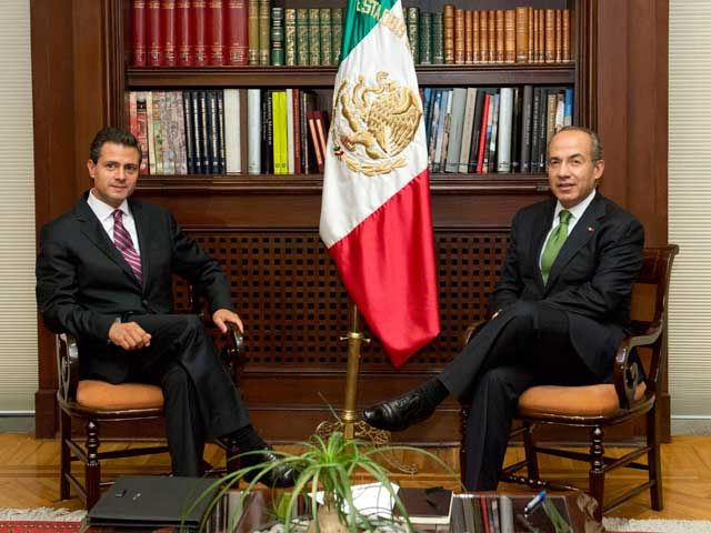 CALDER�N Y PE�A NIETO ACUERDAN UNA TRANSICI�N TRASPARENTE