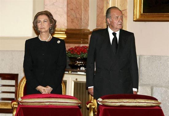 �POR QU� LA MEDIDA DE AUSTERIDAD DE LOS REYES DE ESPA�A?