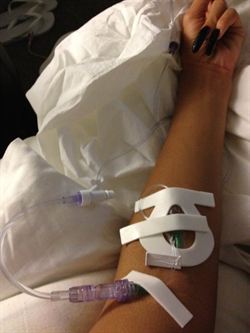 INTERNAN URGENTE A RIHANNA POR EXCESO DE SUSTANCIAS