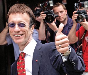 MURI� ROBIN GIBB CANTANTE DE LOS BEE GEES