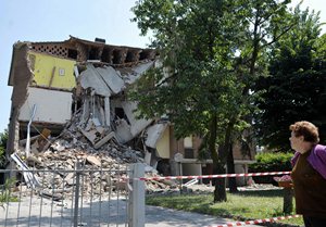 SISMO AL NORTE DE ITALIA DEJA 15 MUERTOS