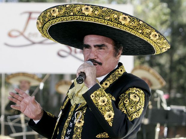 VICENTE FERN�NDEZ SE RETIRA DE LA M�SICA