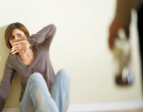 �LA VIOLENCIA CONTRA LAS MUJERES AUMENTA EN VACACIONES?
