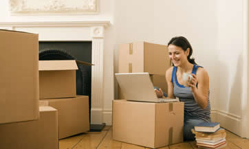 �TIENE BENEFICIOS VIVIR CON UN AMIGO?