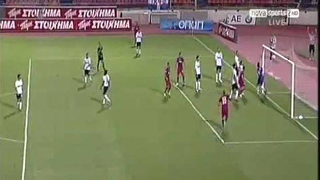 Video: El autogol más tonto en el fútbol griego