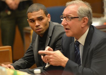 Suspenden la libertad condicional de Chris Brown