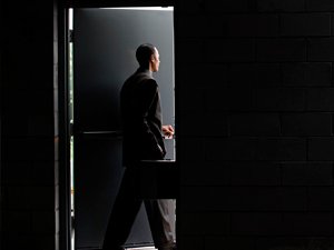 De dónde viene la palabra 'dimitir'